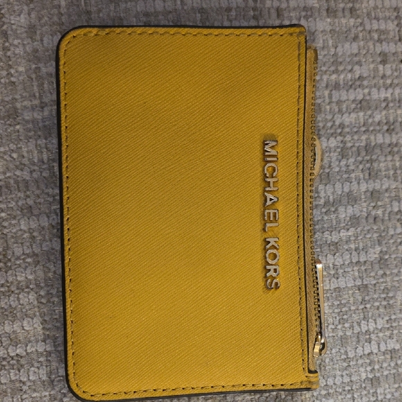 Michael Kors Mustard Card Holder - Picture 1 of 3